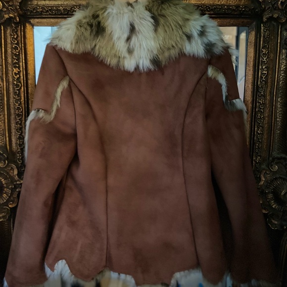 ⭐️FABULOUS FAUX FUR COAT⭐️ - Picture 4 of 6
